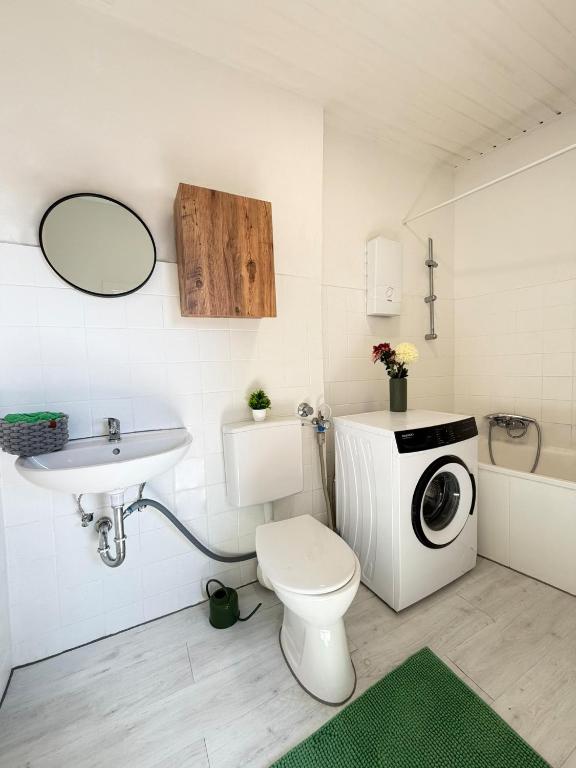 Eigenes Badezimmer mit Dusche