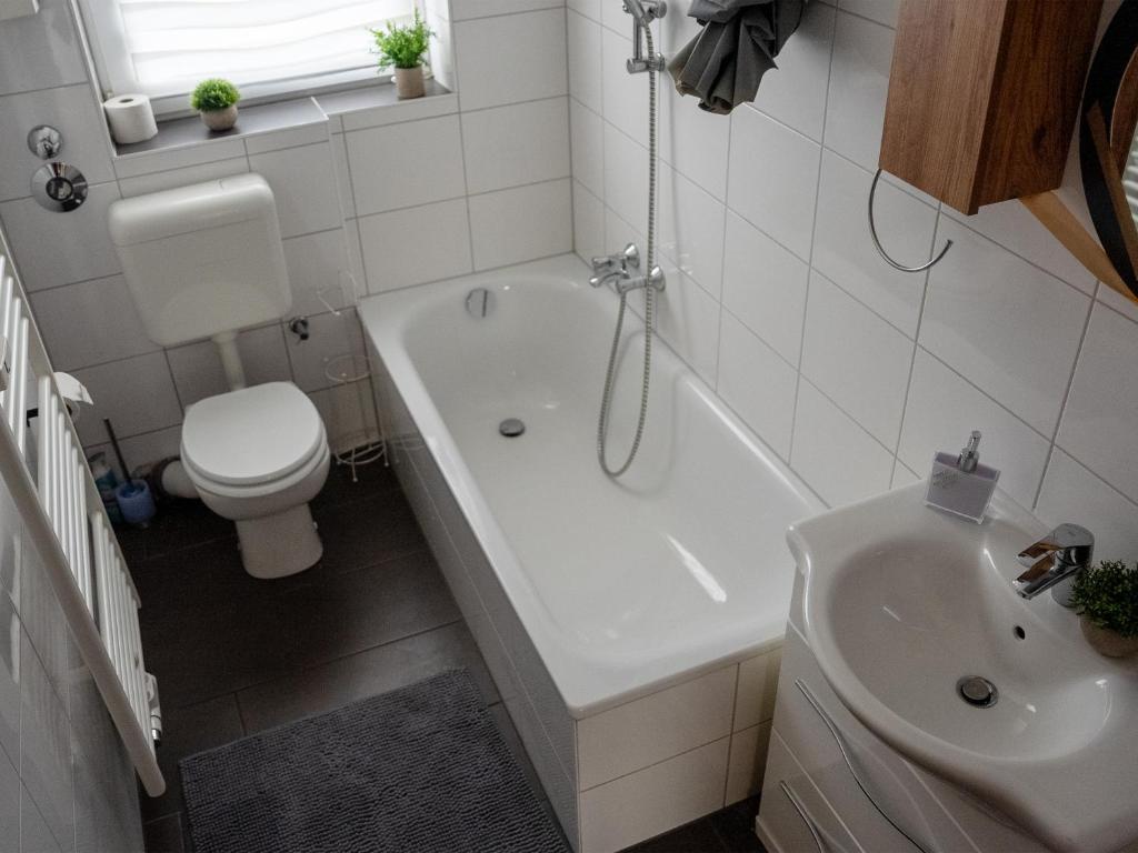 Eigenes Badezimmer mit Dusche