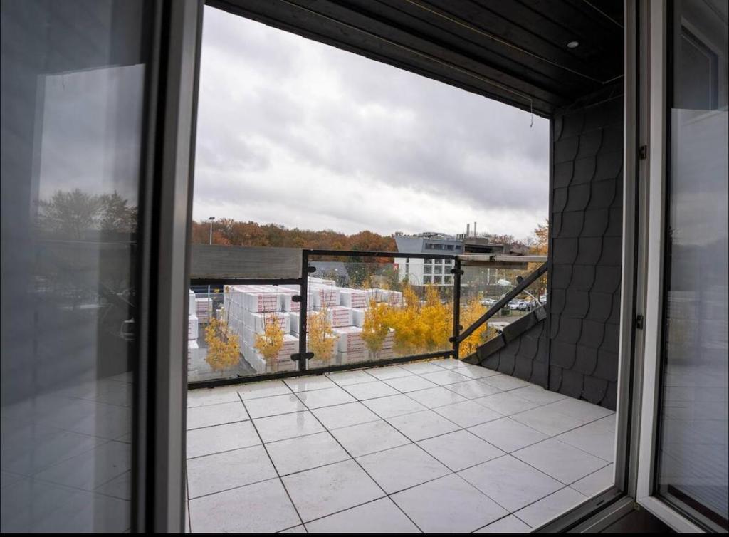 Eigener Balkon im Apartment 4 Gladbeck mit Blick auf den Innenhof