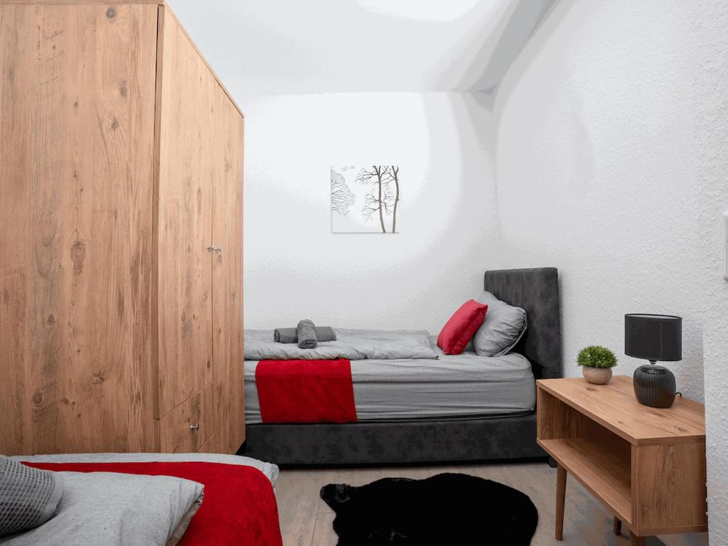 Schlafzimmer mit 2 Einzelbetten