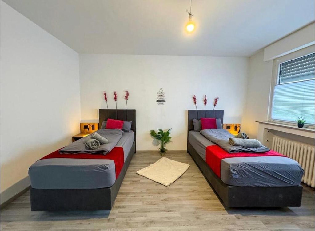 Schlafzimmer mit 2 Einzelbetten