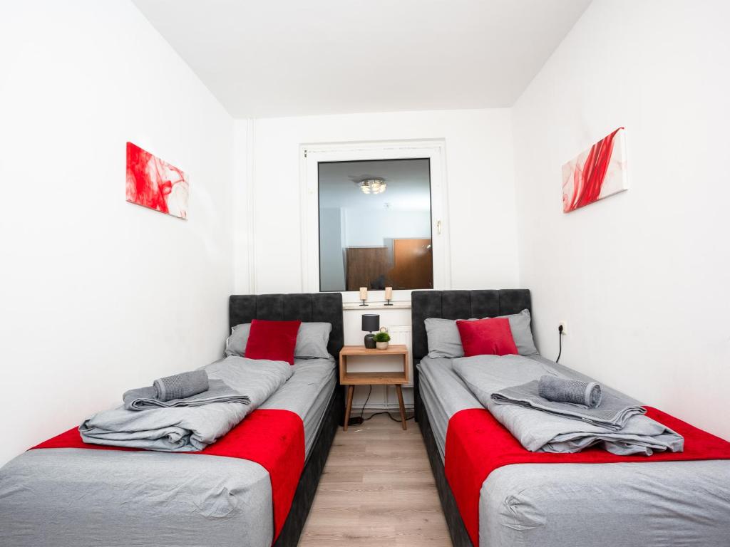 Schlafzimmer mit 2 Einzelbetten